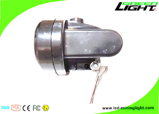 Il cappuccio estraente leggero accende 4000 Lux Plug - nell'incarico del sostegno del casco