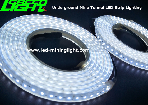 Lampade fluorescenti flessibili resistenti ai colpi 5500k del LED per l'ambiente sotterraneo di umidità