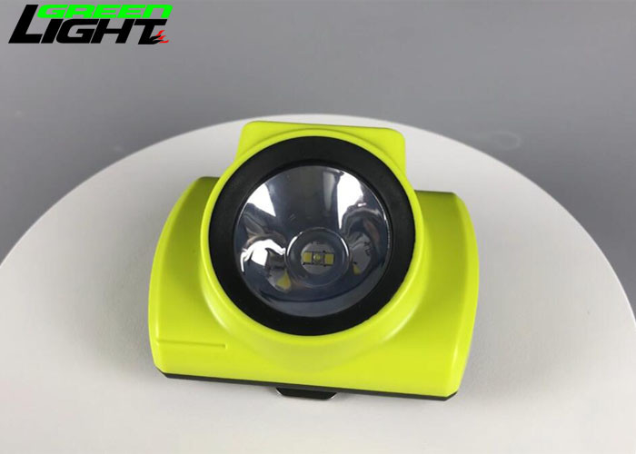 Batteria al litio da 6800 mA con schermo di visualizzazione OLED da 18000 lux per lampada portatile da minatore a LED